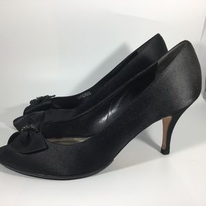 Ann Taylor Audrey Black Satin Heel 8M